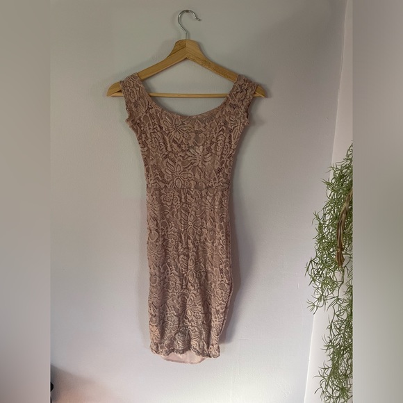 Dusty Pink Rose Windsor Dress - Picture 6 of 7